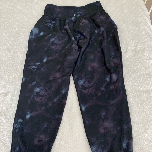 Old Navy high-waisted Powersoft 7/8-length joggers women's - Picture 2 of 5